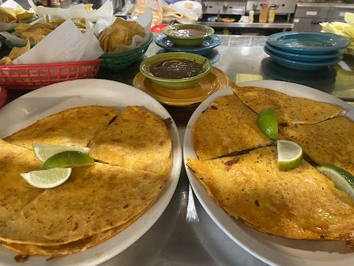 Marilus Family Restaurant Mexican & American food photo 10